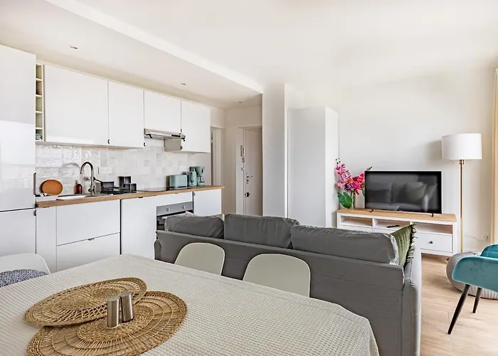 Friendly And Spacious In ! Кретей