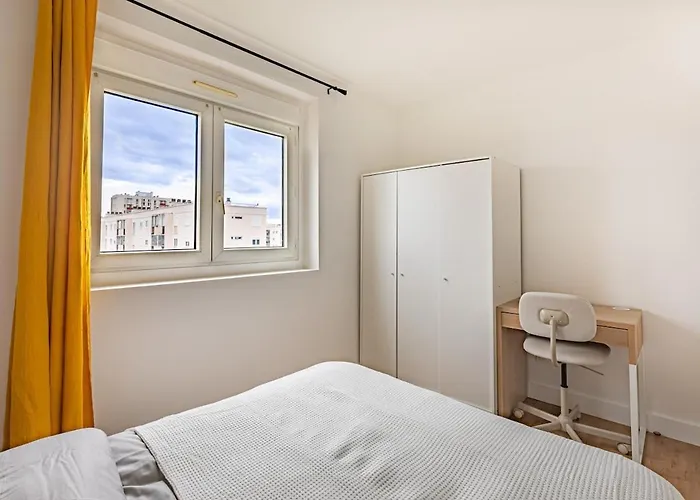 Апартаменты Friendly And Spacious In !